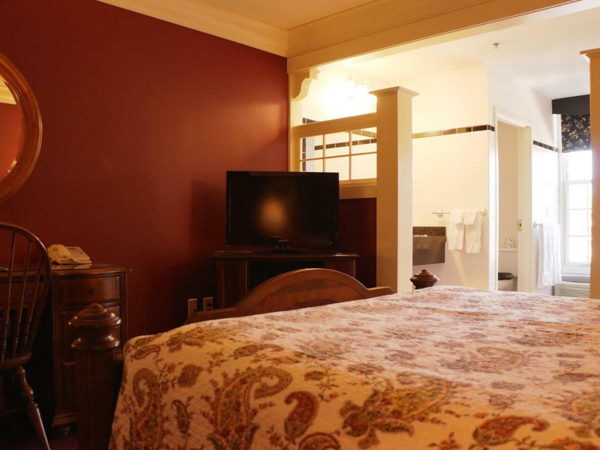 Saint Brendan'S Inn Green Bay Zimmer foto